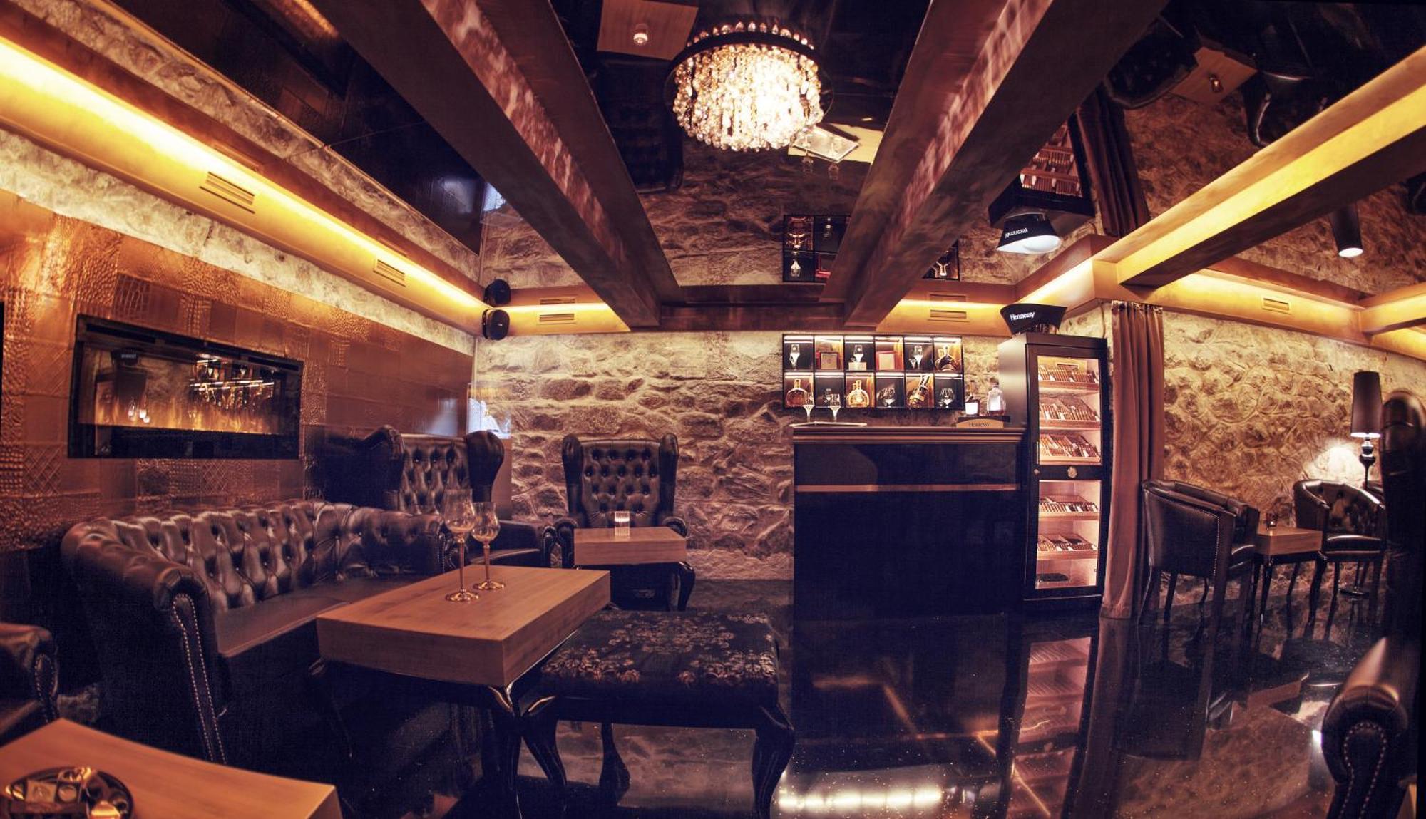 Hotel Zlaty Klucik - Golden Key With Luxury Spa Nitra Bagian luar foto