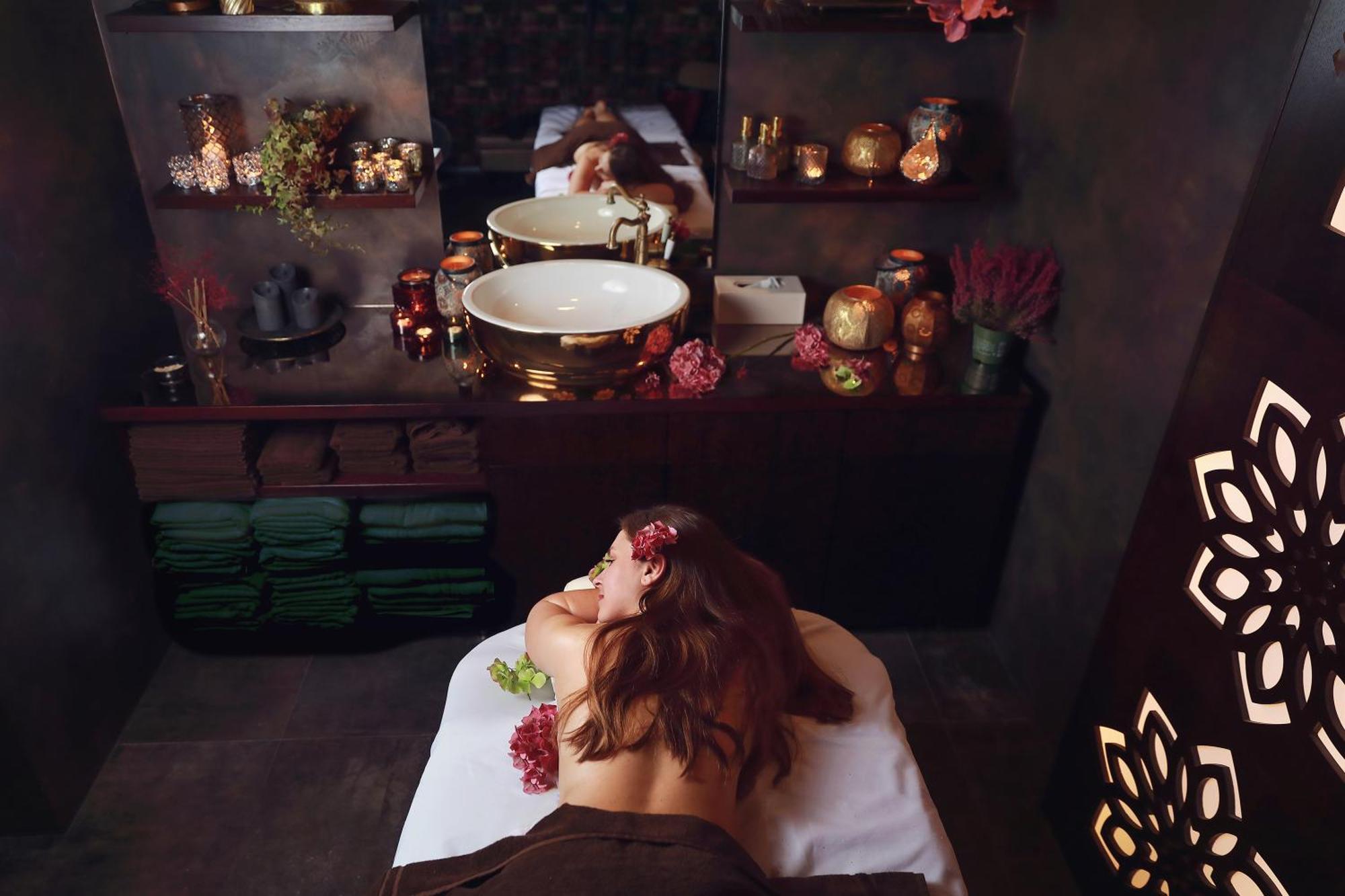 Hotel Zlaty Klucik - Golden Key With Luxury Spa Nitra Bagian luar foto