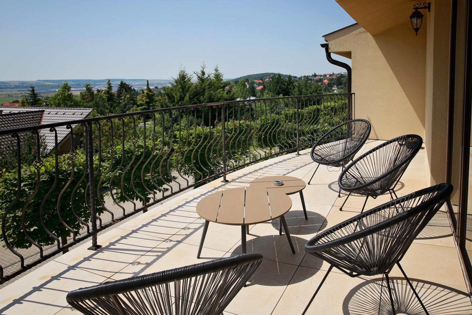 Hotel Zlaty Klucik - Golden Key With Luxury Spa Nitra Bagian luar foto