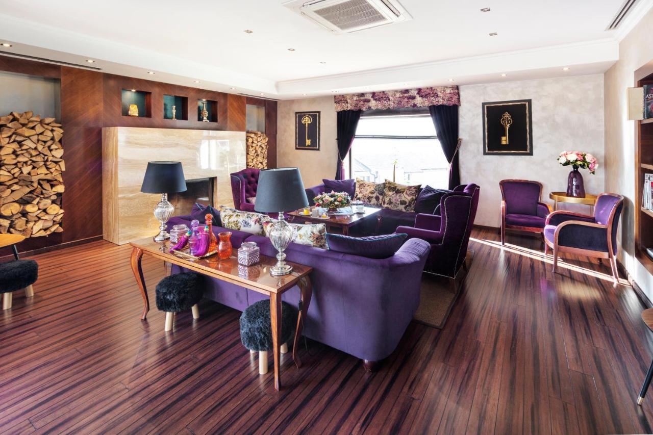 Hotel Zlaty Klucik - Golden Key With Luxury Spa Nitra Bagian luar foto